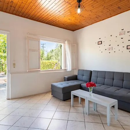 Alexandros And Appartement