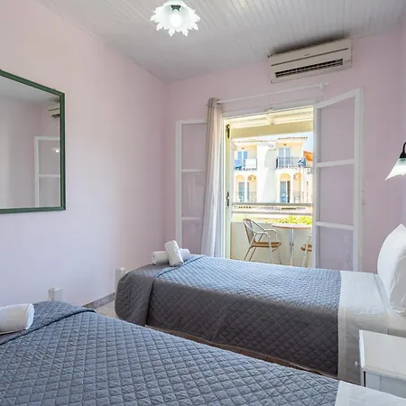 Alexandros And Apartament *