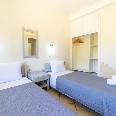 Alexandros And Apartament *
